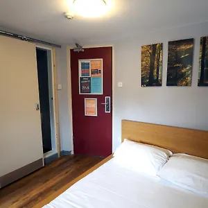 https://st-christophers-inn-hostels-edinburgh.edinburghhotelsuk.org